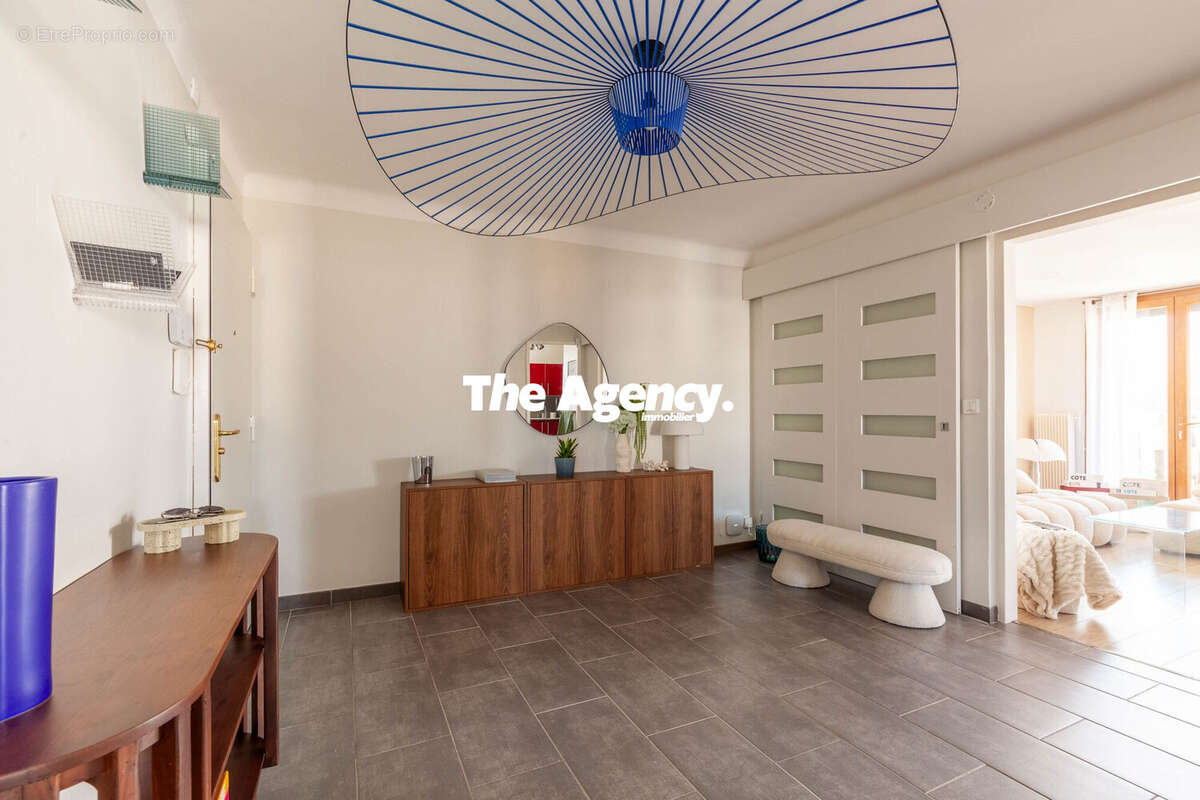 Appartement 80 m² à Marseille-8e  - photo 7