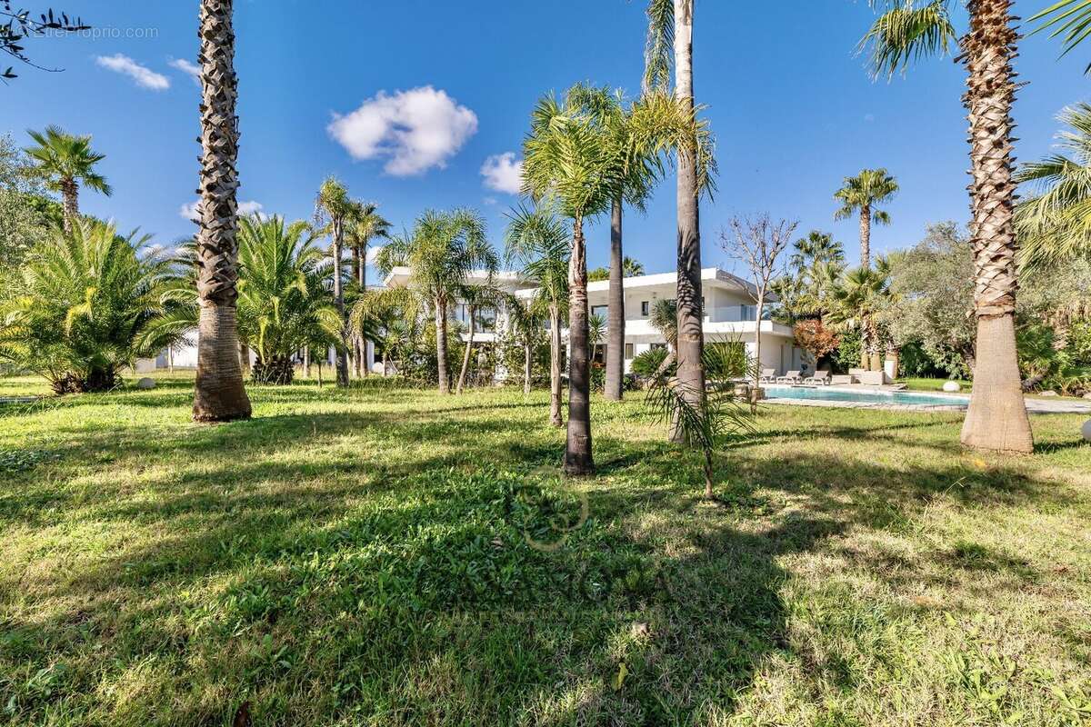 Maison à SAINT-BRES