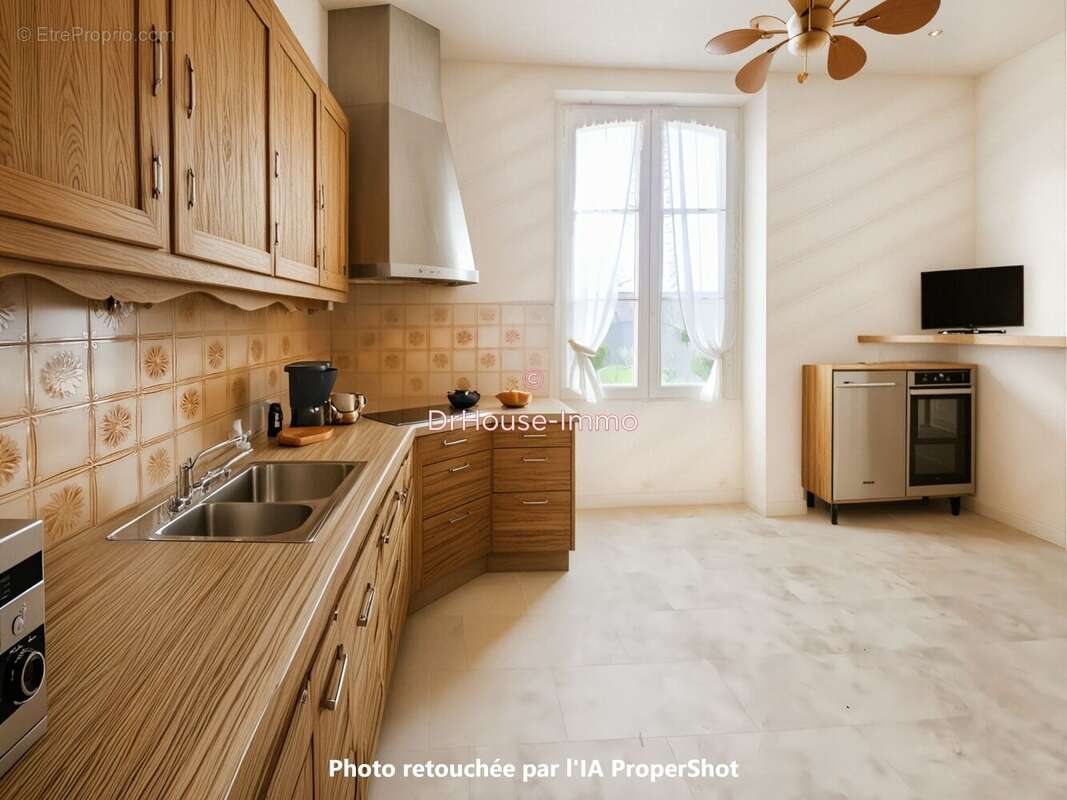 Maison à MONTBIZOT