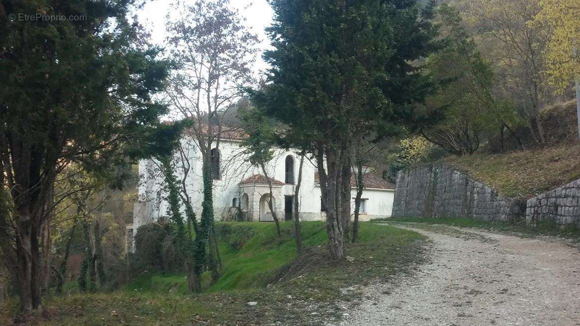 Vente terrain 25 ha, villa, source d'eau exploitable - photo 5