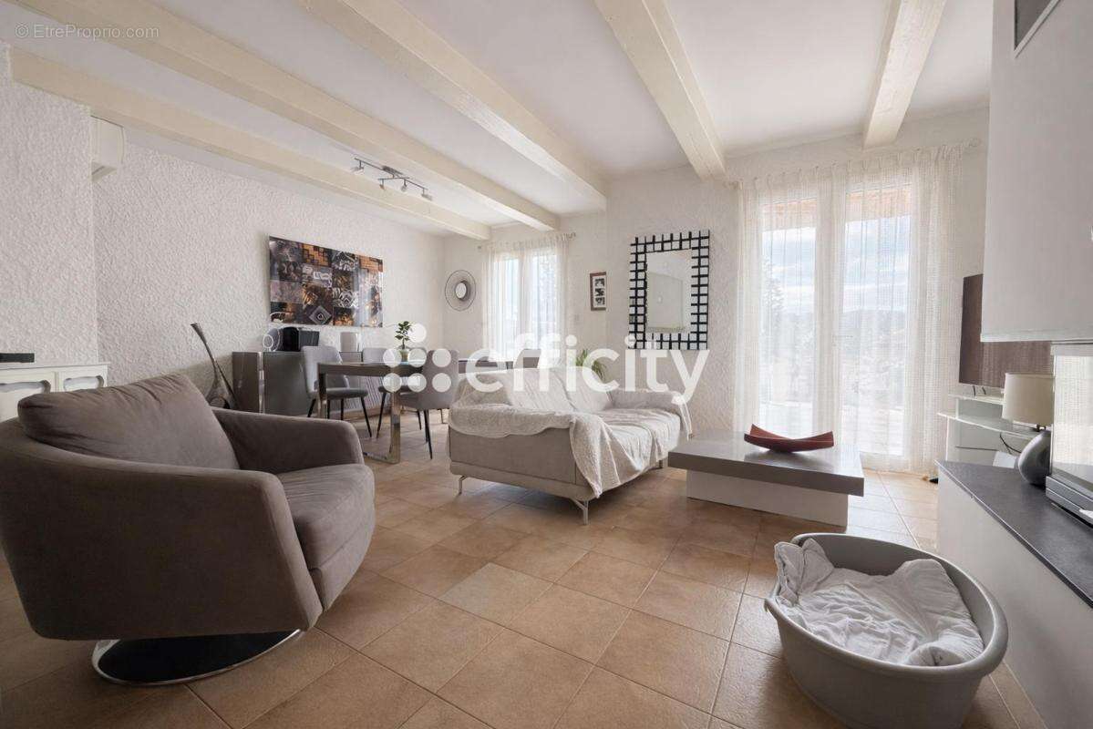 Maison à BOUC-BEL-AIR