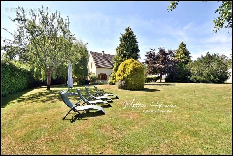 Majestueuse maison 6 chambres, 3 salles de bains/douche, 3 WC, bureau, garage, DPE C ! - photo 2