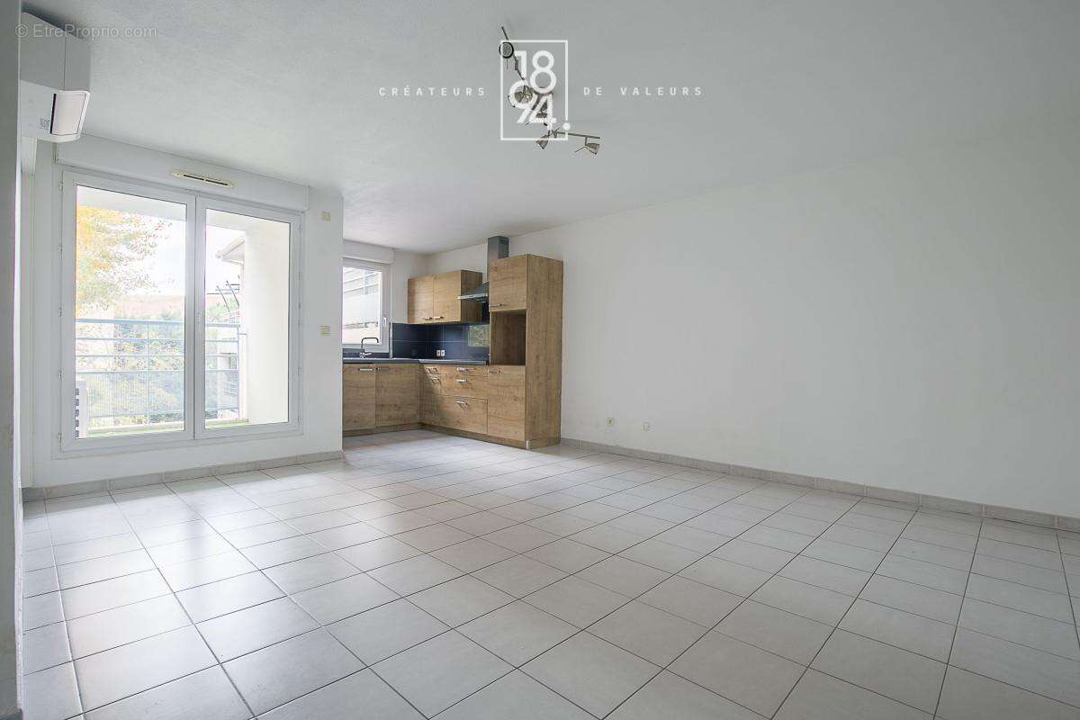 Appartement à MARSEILLE-16E