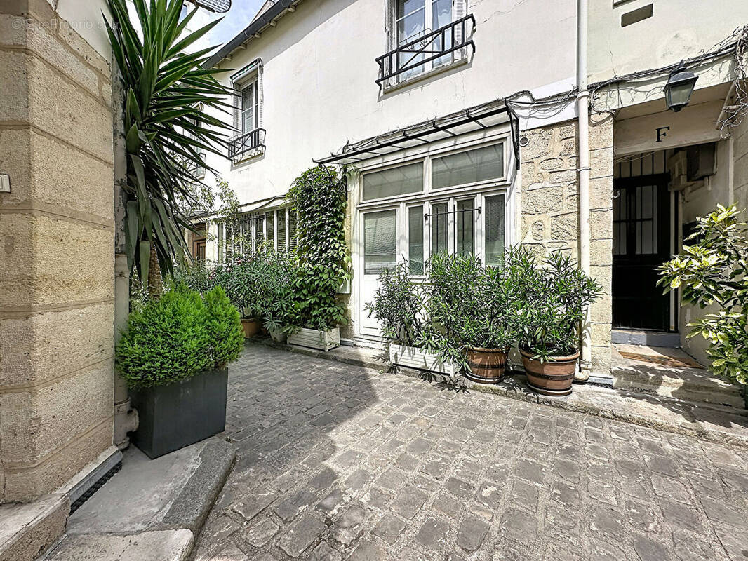 Appartement à PARIS-5E