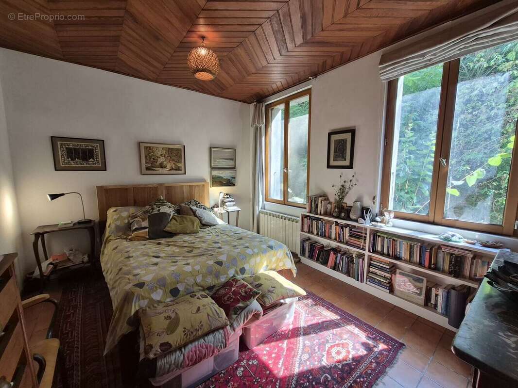 À vendre dans le Gers, proche de Castelnau-Magnoac: Maison gasconne dotée d'une cuisine d'été spacieuse, balcon-terrasse, grange - photo 18