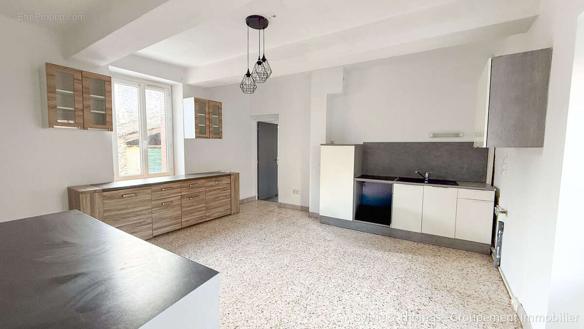 Appartement à CADEROUSSE