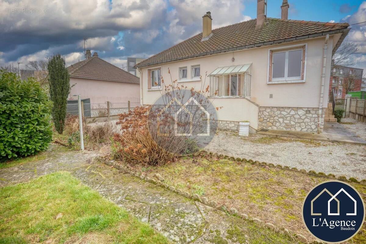 Maison à CHATEAUNEUF-EN-THYMERAIS