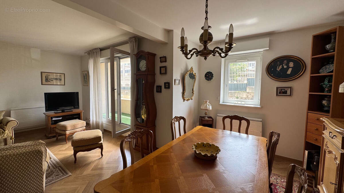 Appartement à PARIS-12E