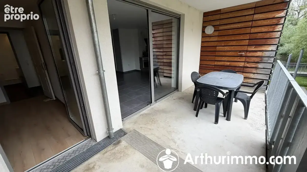 Montbéliard – Appartement T2 récent avec grande terrasse et parking couvert - photo 2