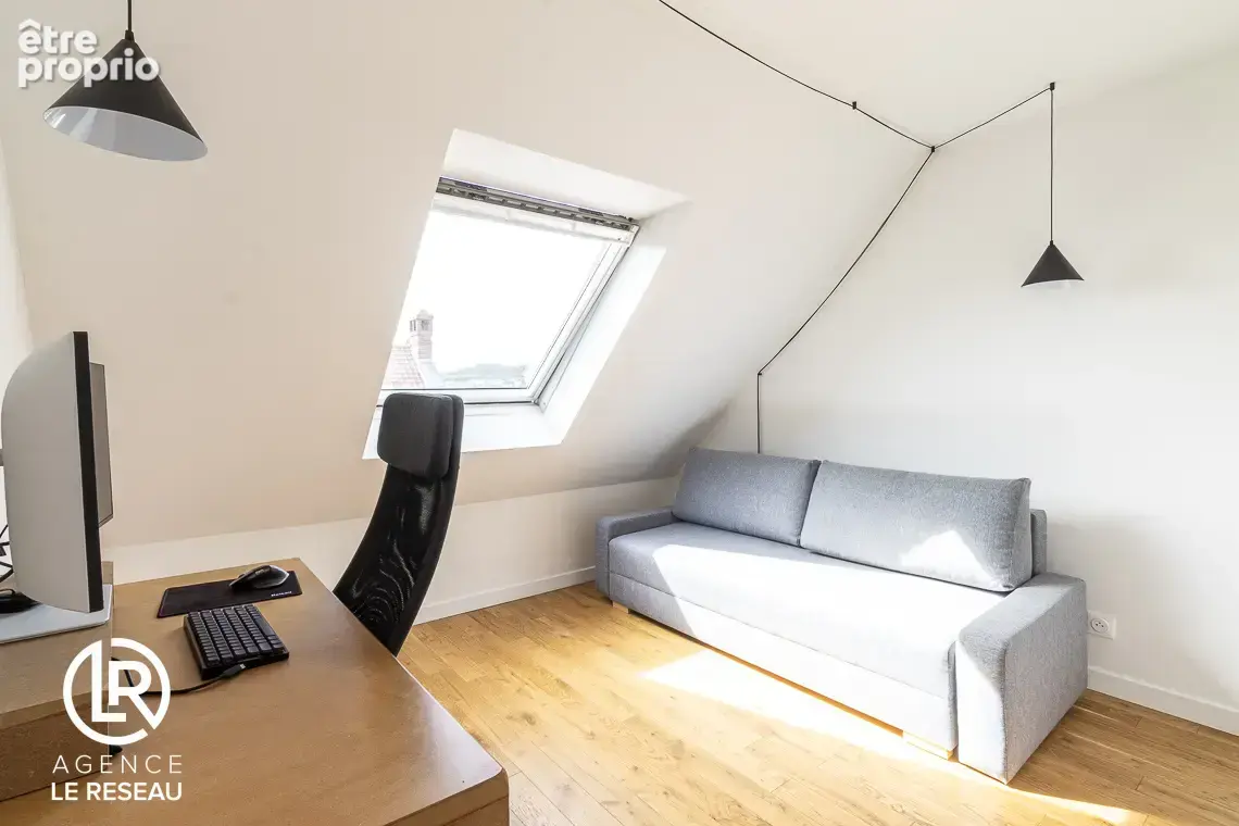 Appartement familial 106m2,  dernier étage, 3 chambres, Vieux Puteaux - photo 8