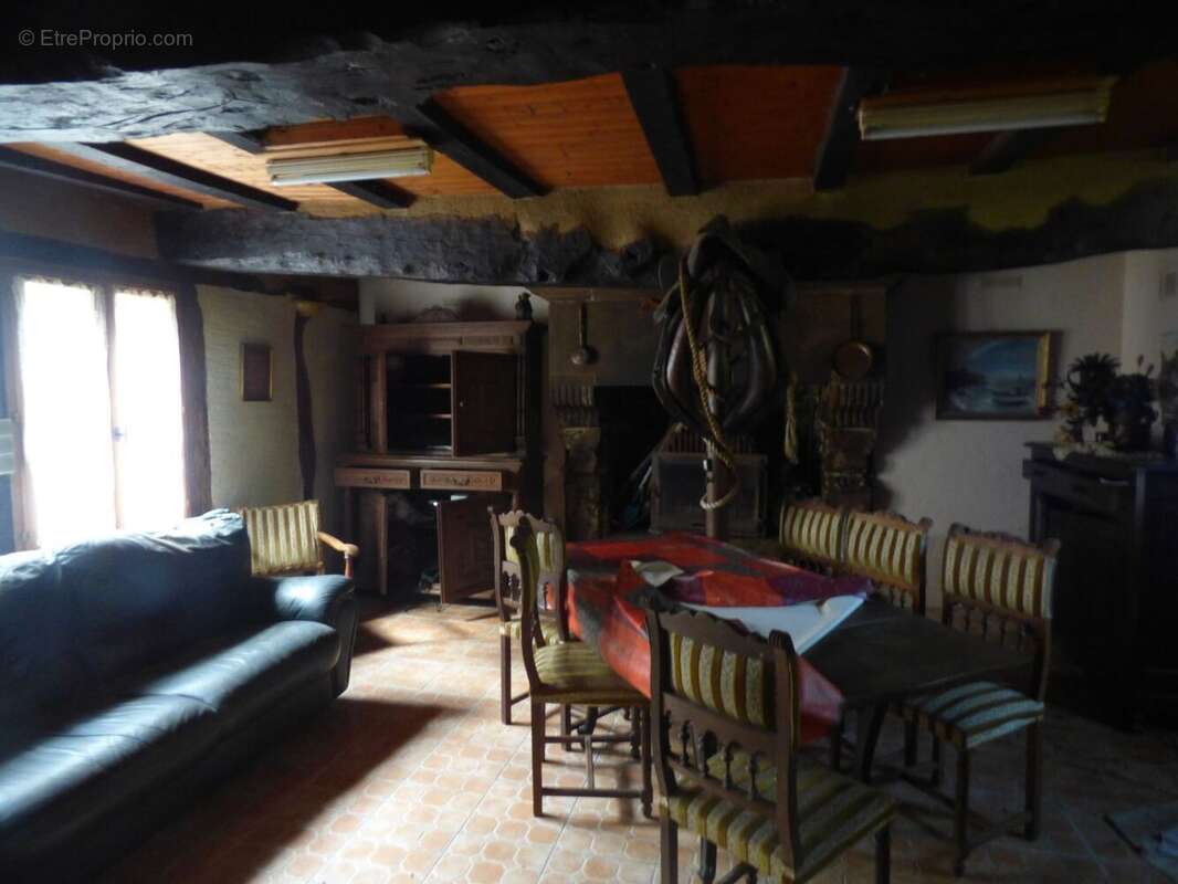 Maison à LA ROCHE-DERRIEN