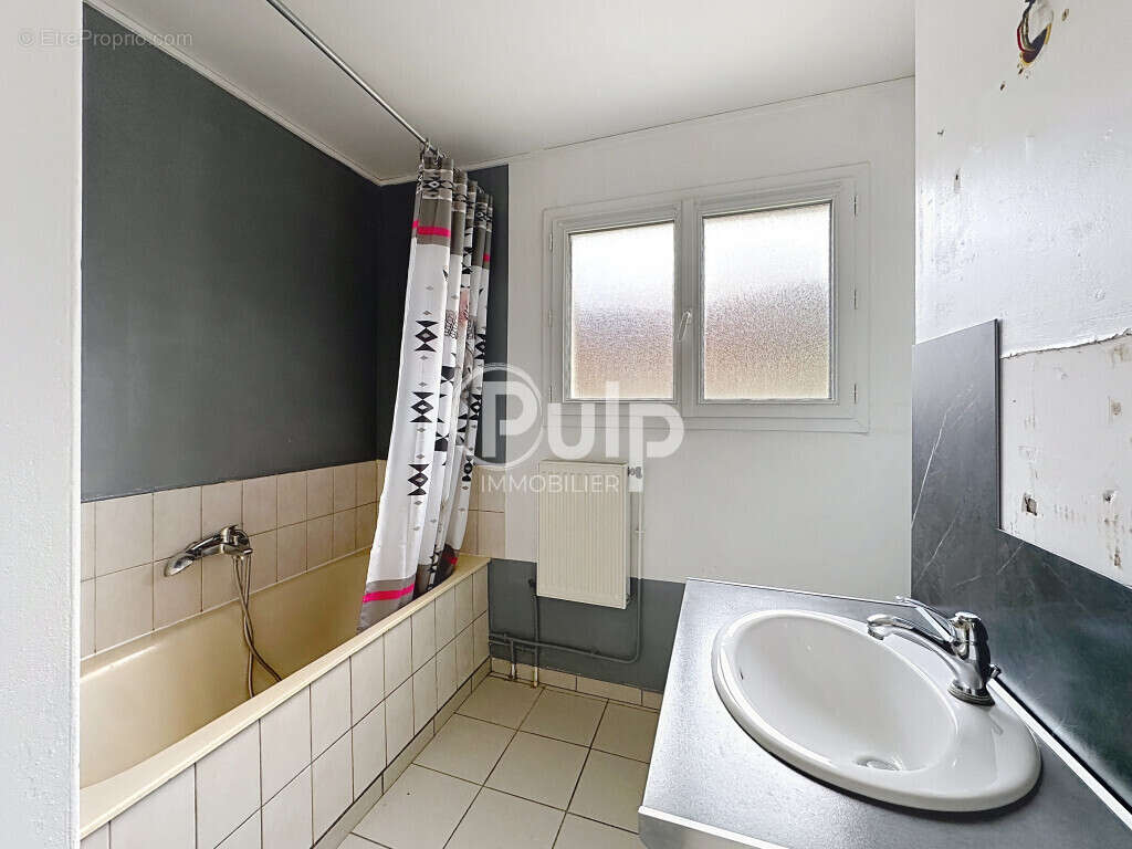 Maison à REGNAUVILLE