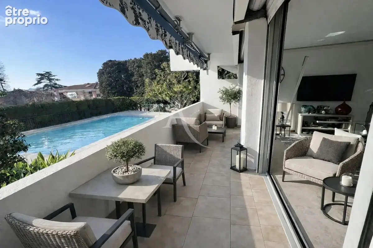 Appartement 3 pièces de standing au coeur d'une résidence confidentielle avec piscine - photo 2