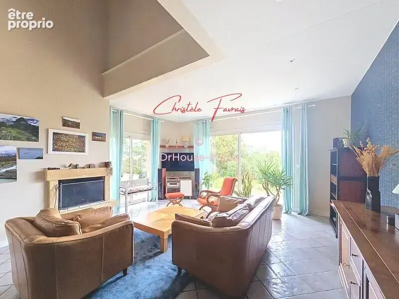 Maison 8 pièces 208 m² à vendre à Montours (35460) - photo 3
