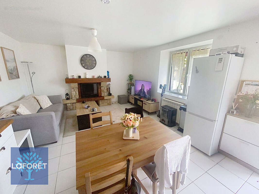 Maison à SAINT-CHRISTOPHE-DES-BOIS