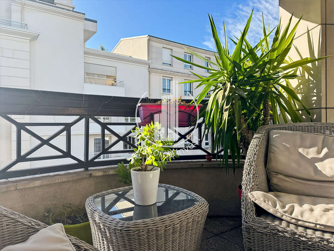 Appartement à COURBEVOIE