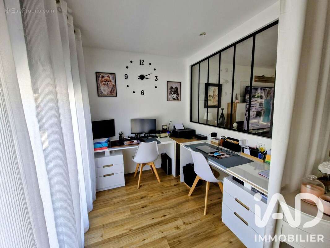 Maison 177 m² à Saint-Laurent-Des-Vignes  - photo 5