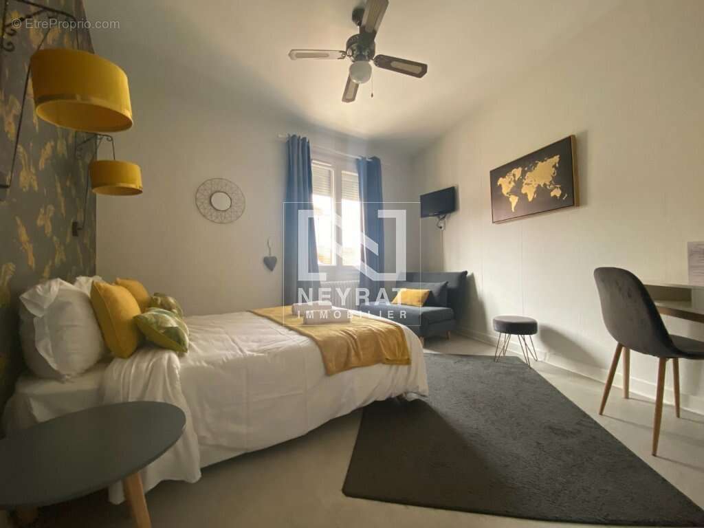 Commerce à PARAY-LE-MONIAL