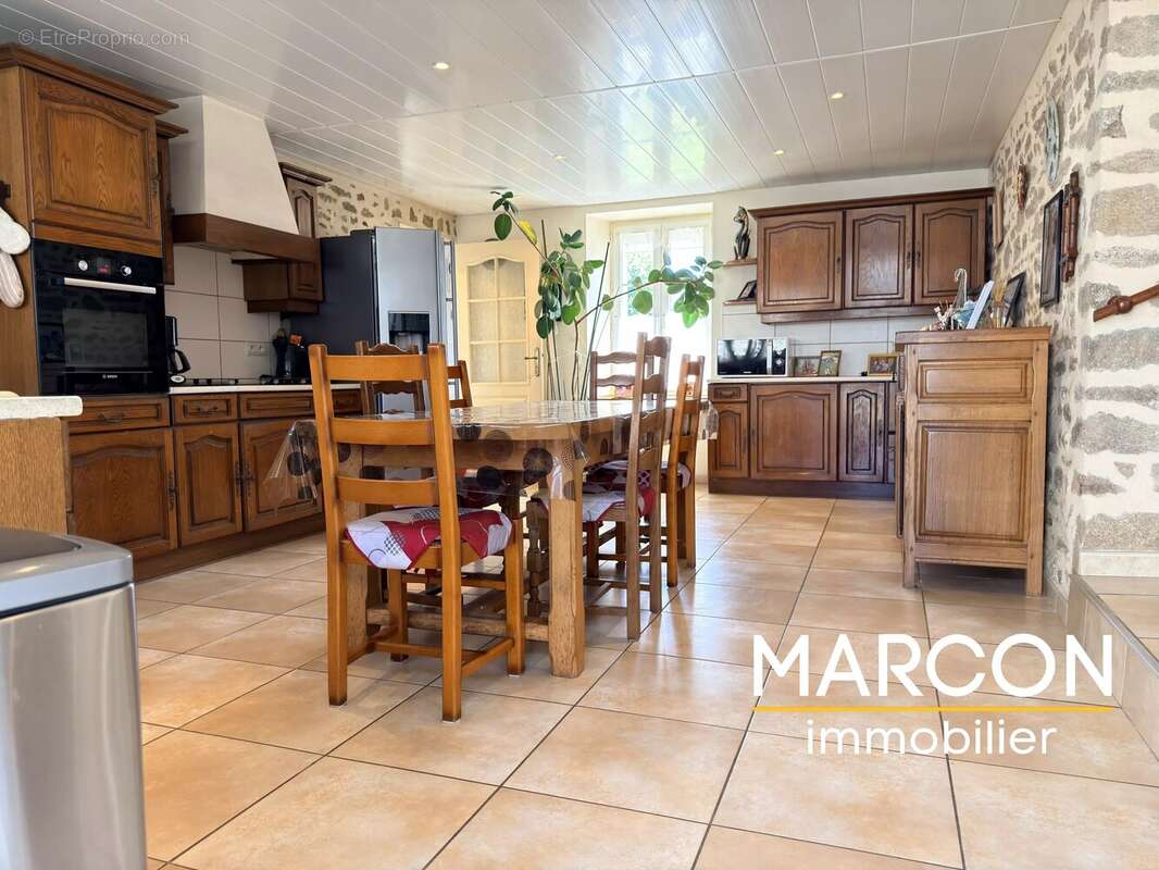 Maison 218 m² à Gueret  - photo 5