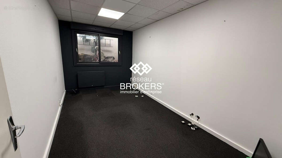 Appartement 397 m² à Villemomble  - photo 3