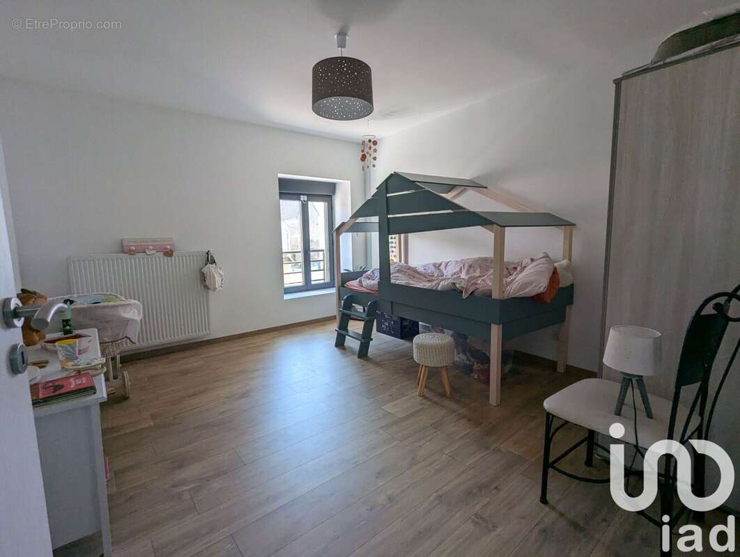Maison 226 m² à Vallan  - photo 6