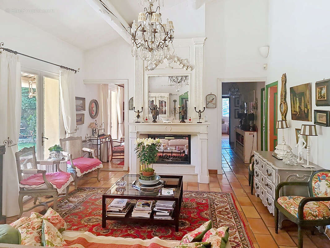 Maison à LES ANGLES