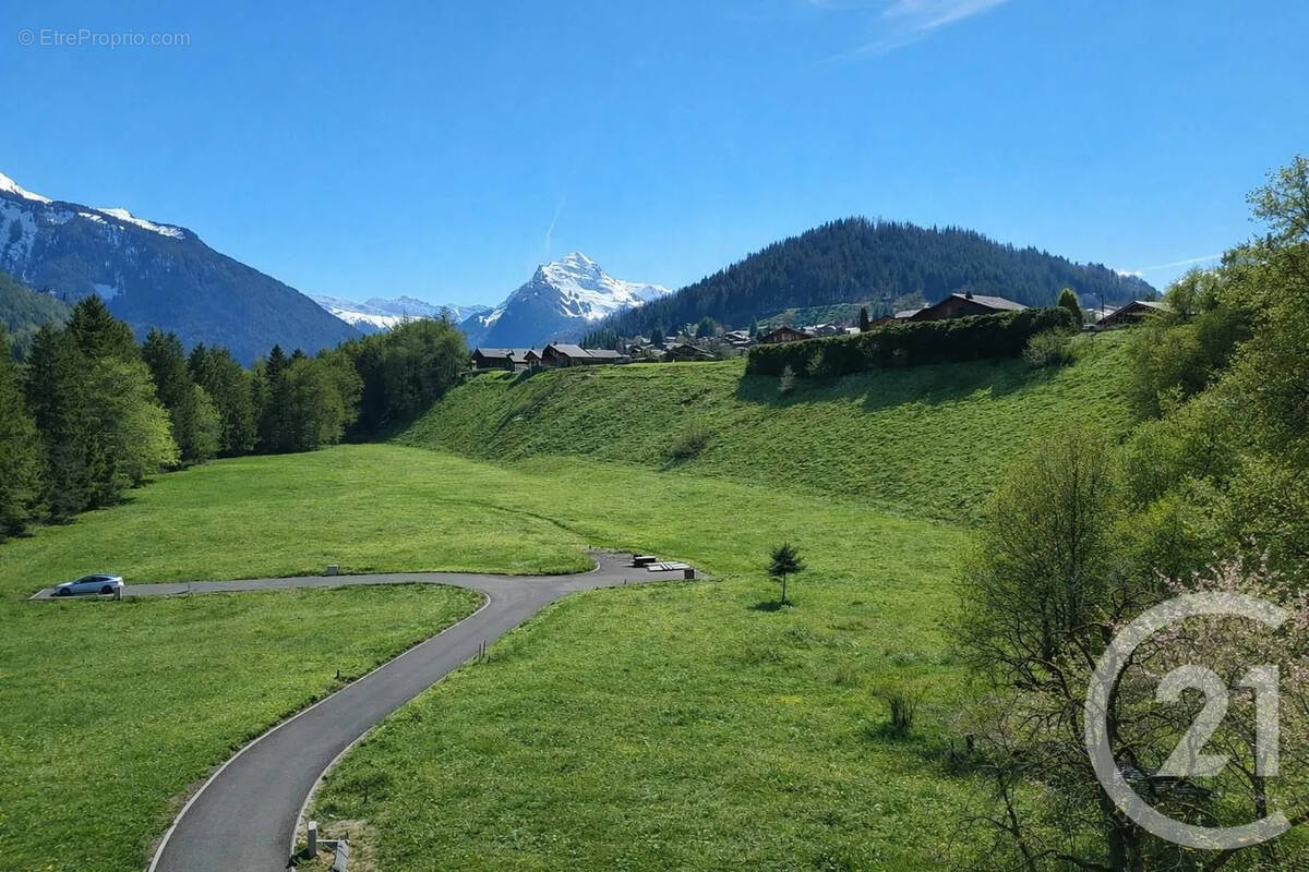 Terrain à MONTRIOND