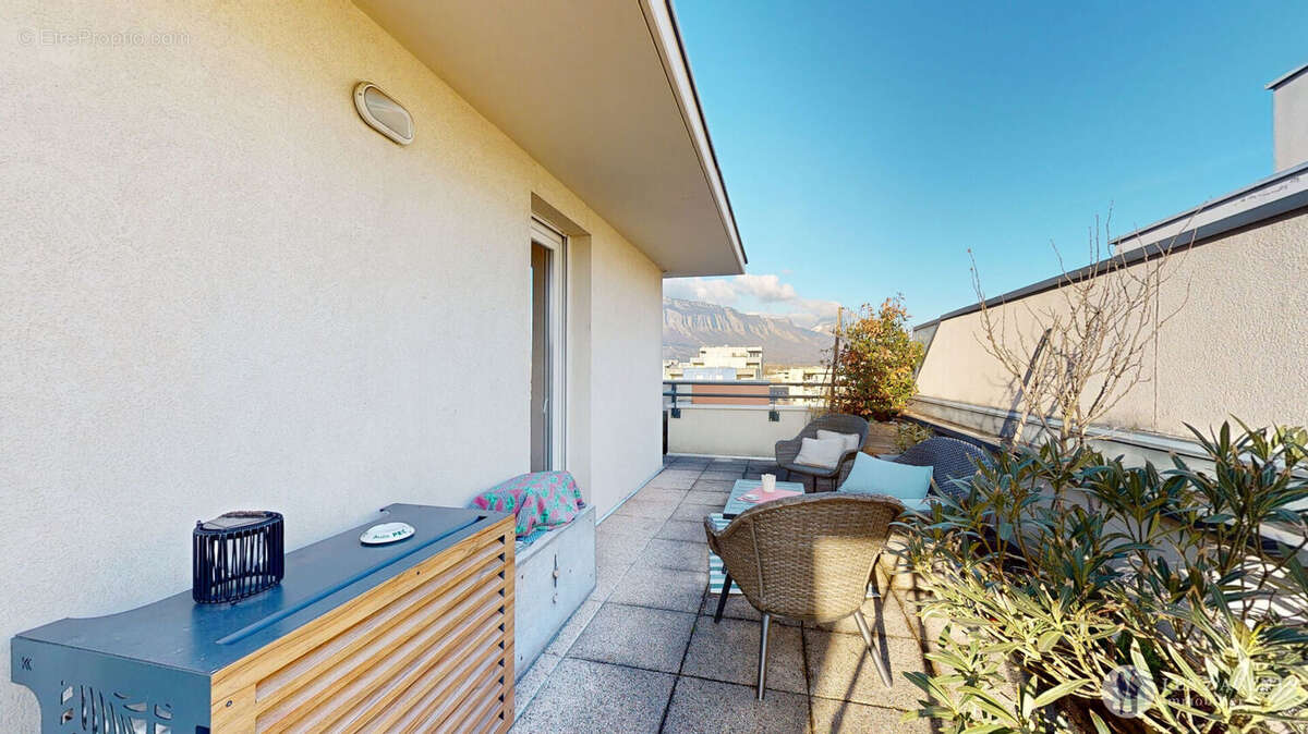 Appartement à SAINT-MARTIN-D'HERES