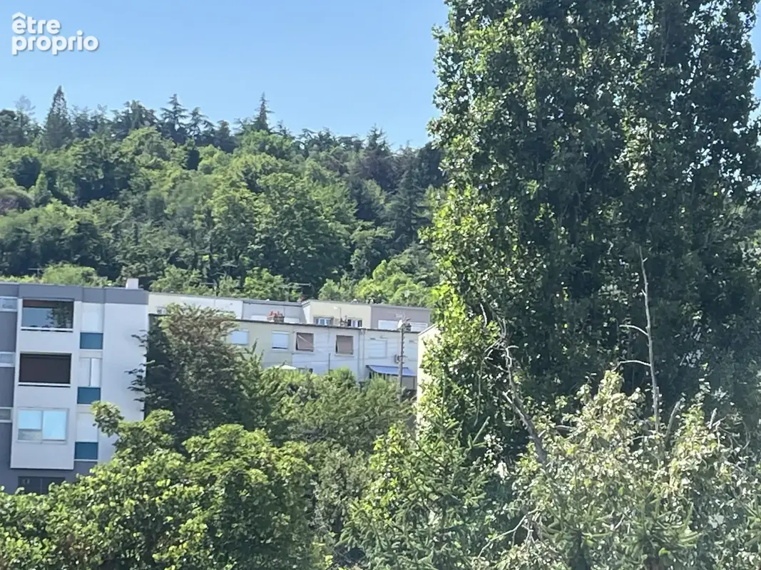 Clermont-Ferrand   Proche du centre-ville   F1 lumineux de 32,27 m2 avec balcon et parking - photo 3