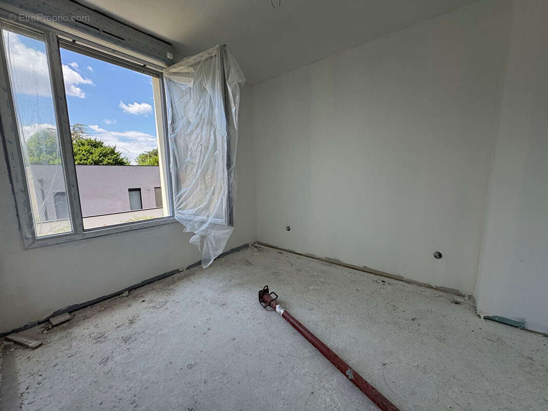 Appartement 4 pièces 86 m² + Terrasse + 2 Parking ! - photo 5