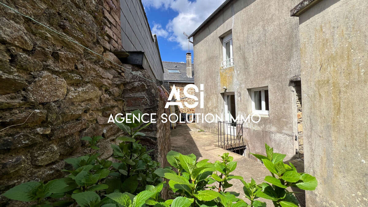 Maison de bourg ancien relais - 106 m2 5P 2CH - très lumineux - Cour- cave - fort potentiel agrandissement - photo 17