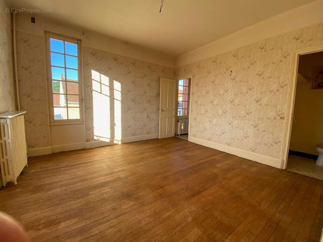 Maison 185 m² à Cusset  - photo 4