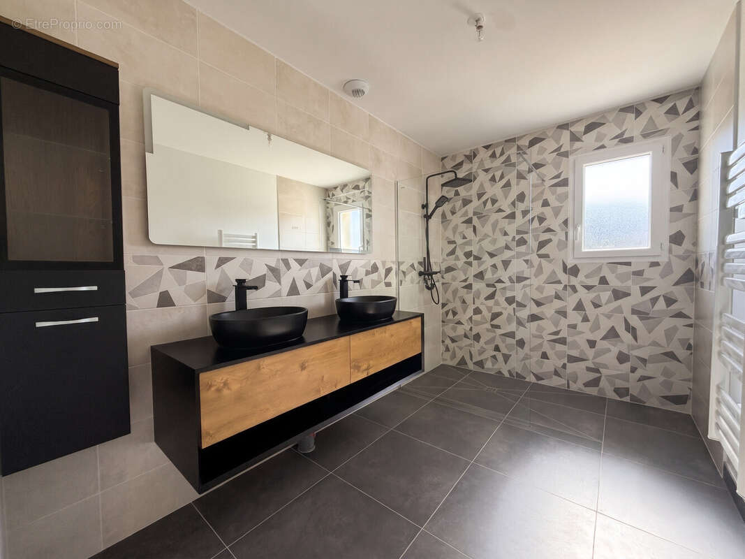Centre ville/Maison plain pied jamais habitée - photo 7