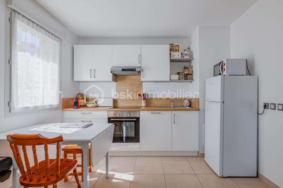 Appartement à MEYZIEU