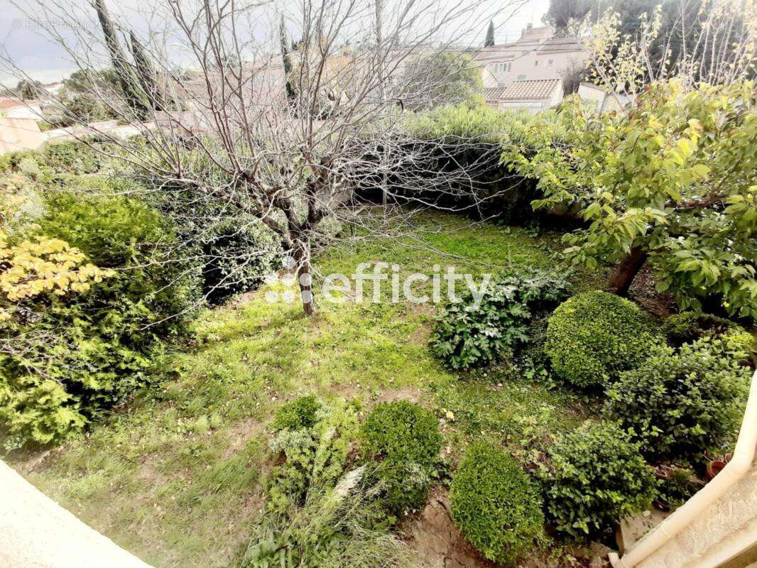 Maison à LES ANGLES