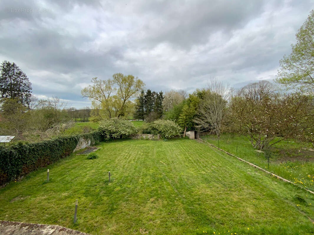 Maison à TOULON-SUR-ARROUX