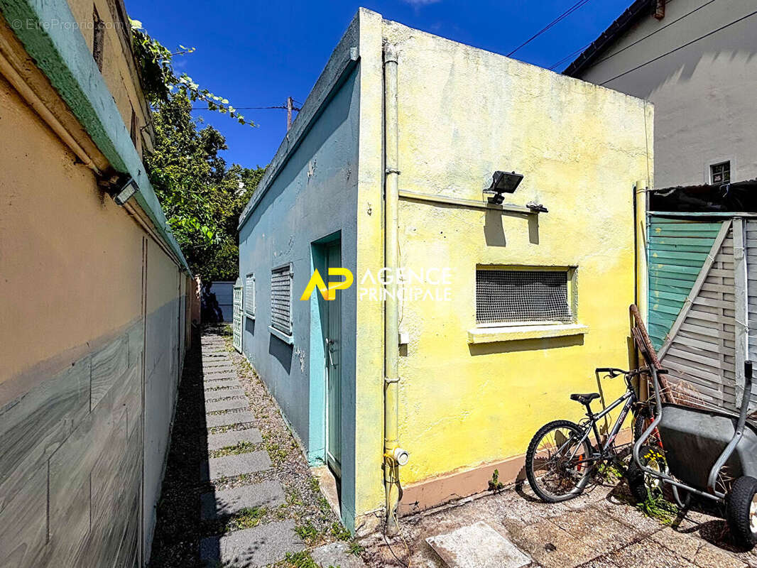 Sartrouville - Maison 6 pièces 100 m2 avec garage et dépendance - photo 14