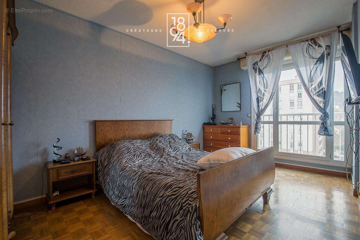 Appartement à MARSEILLE-11E