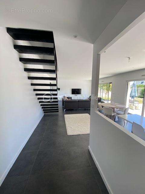Maison contemporaine 6 pièces 141 m2 - photo 4