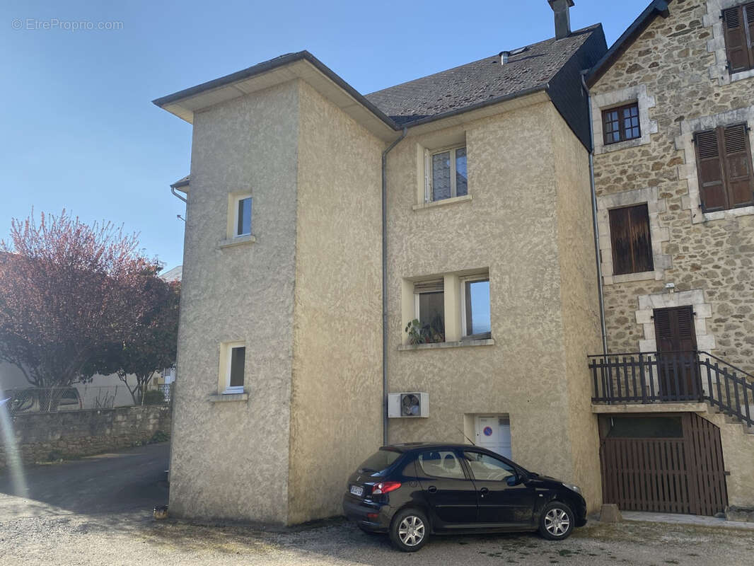 Appartement à SAINT-SORNIN-LAVOLPS