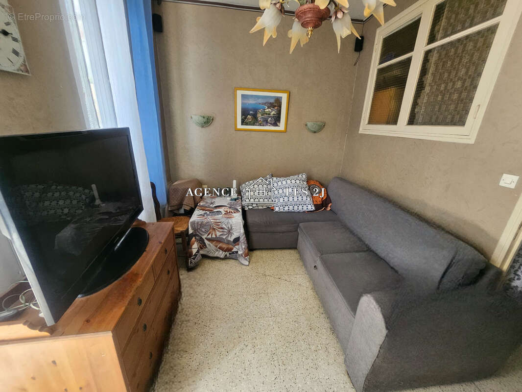 Appartement à MARSEILLE-5E