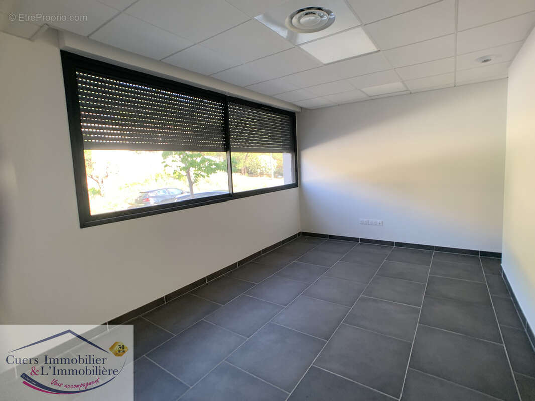 98.65m2 - local commercial ou professionnel - cuers - photo 3