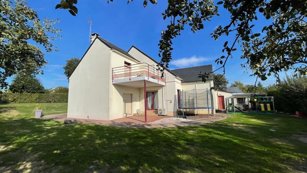 Maison à LA HAIE-TRAVERSAINE