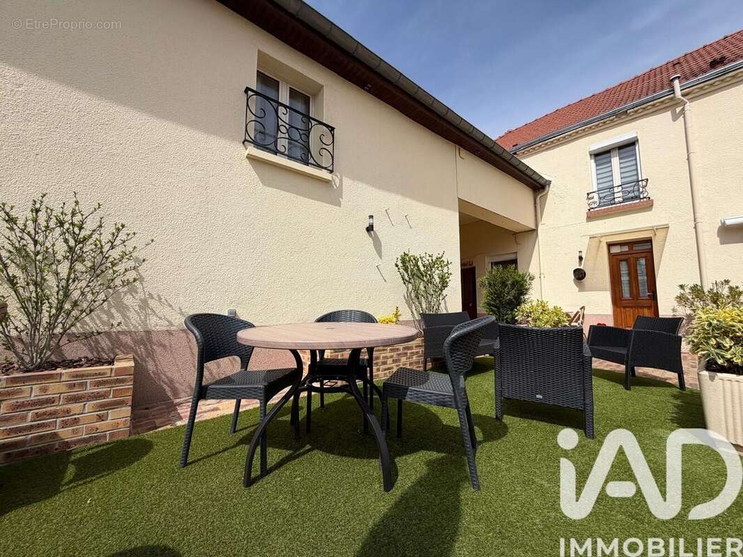 Maison 469 m² à Bezannes  - photo 2