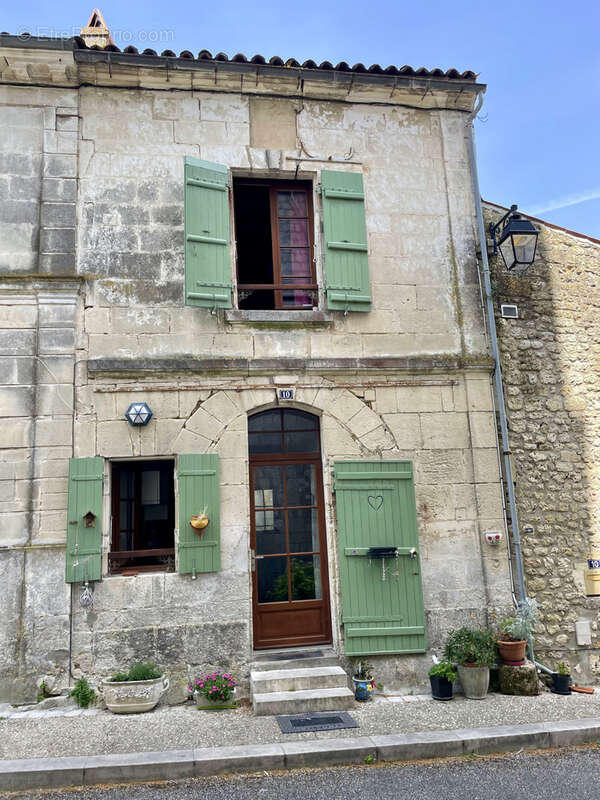 Maison à SAINT-SAVINIEN