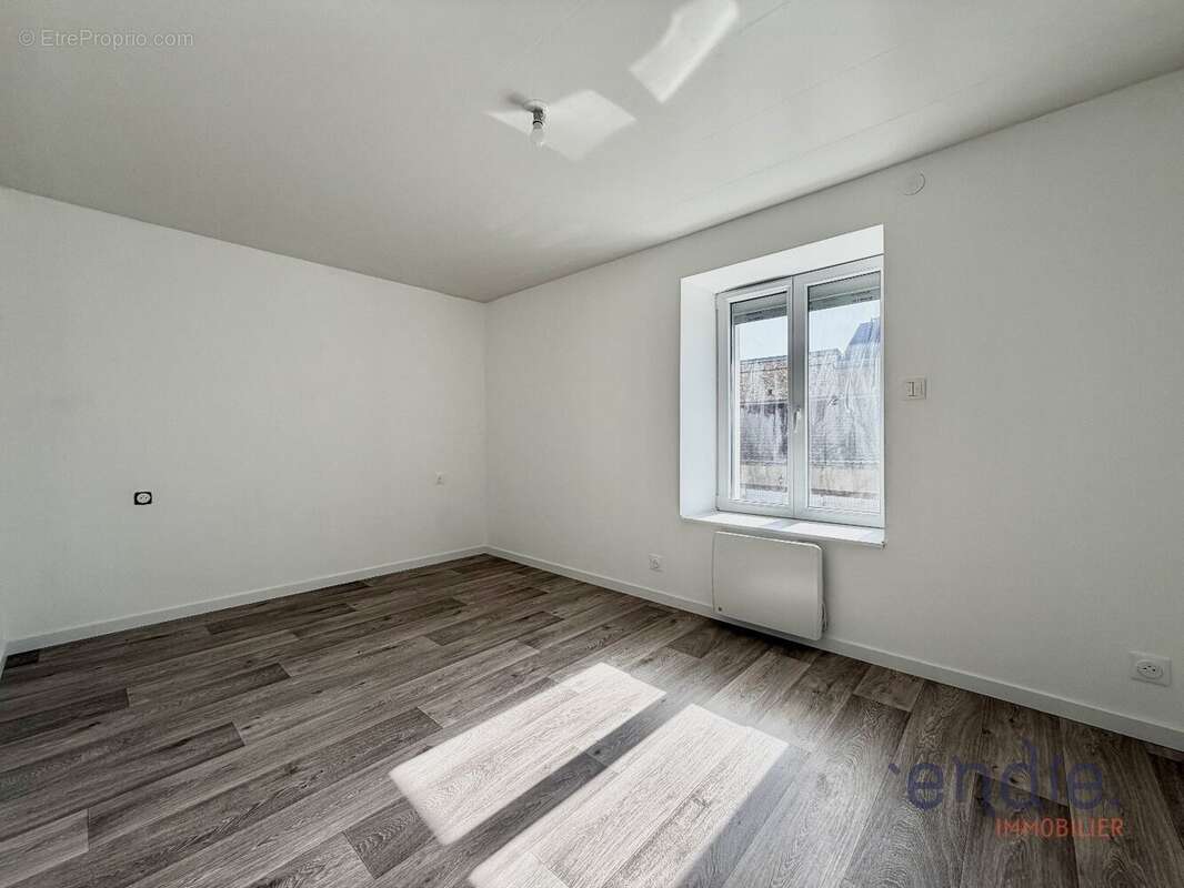 Appartement à GRAY