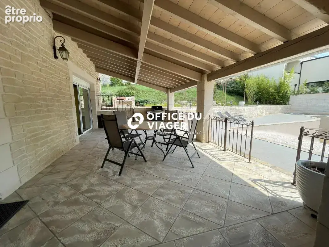Maison - 5 pièces - 210 m² - photo 12