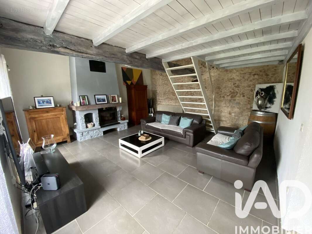 Maison 200 m² à Donnezac  - photo 7