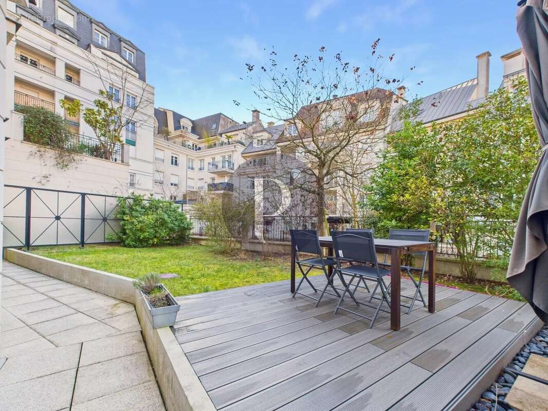 Appartement à LE PLESSIS-ROBINSON
