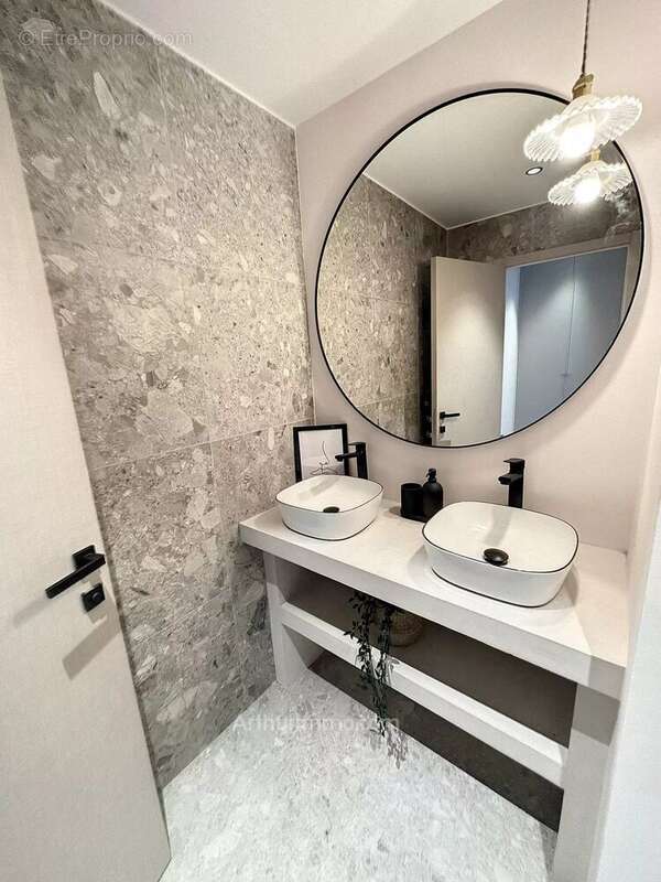 Appartement à MOUANS-SARTOUX